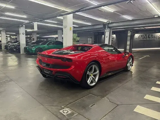 Usado Ferrari 296 830 CV (610 kW) 2024 Rojo Coupe