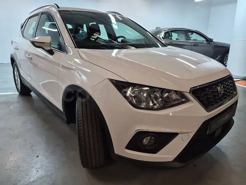 Usado Seat Arona Ecomotive 115 CV (84 kW) 2019 Blanco SUV