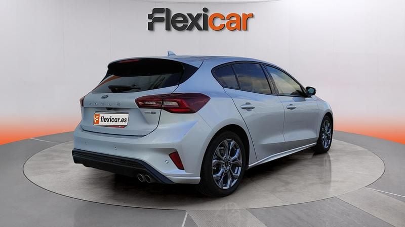 Usado Ford Focus ST-Line X 155 CV (114 kW) 2023 Gris Berlina