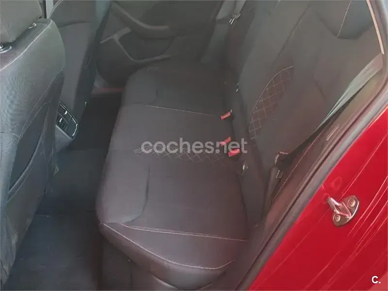 Usado Skoda Scala Sport 110 CV (80 kW) 2022 Rojo Utilitario