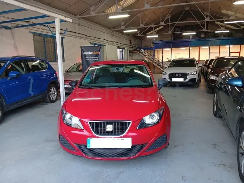 Usado Seat Ibiza SC 60 CV (44 kW) 2011 Rojo Utilitario