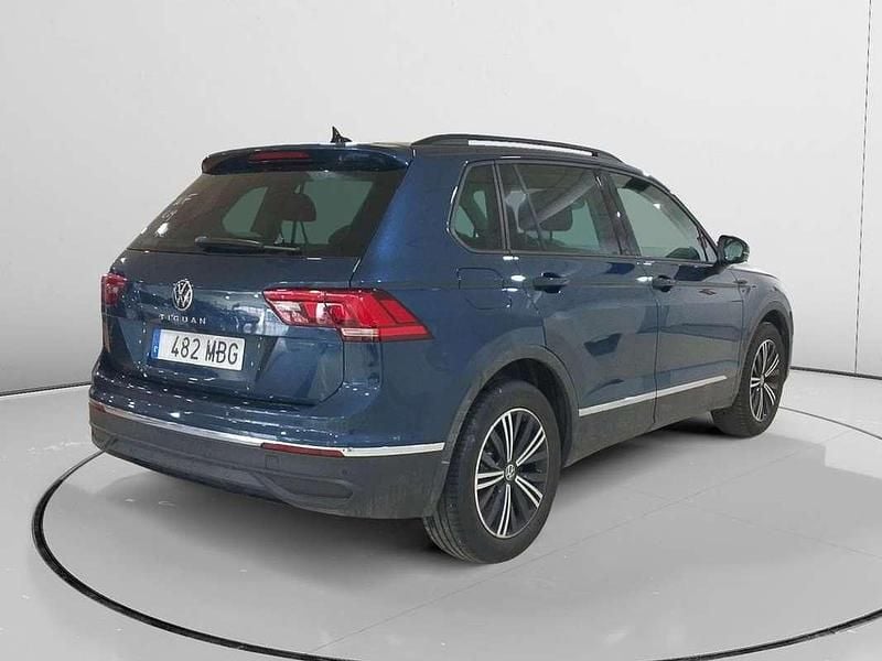 Usado VW Tiguan Life 151 CV (111 kW) 2022 Azul SUV