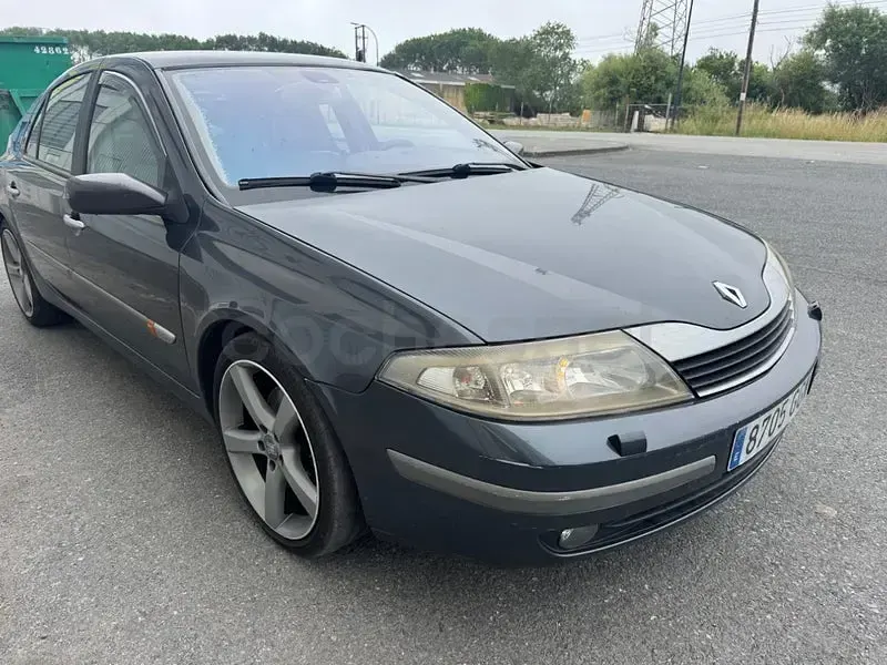 Usado Renault Laguna II Privilege 150 CV (110 kW) 2002 Verde Berlina
