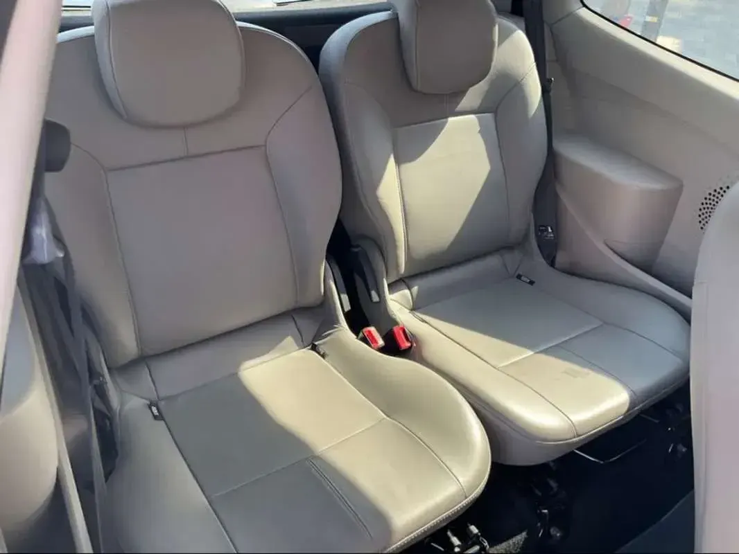 Usado Renault Twingo Privilege 75 CV (55 kW) 2008 Beige Utilitario
