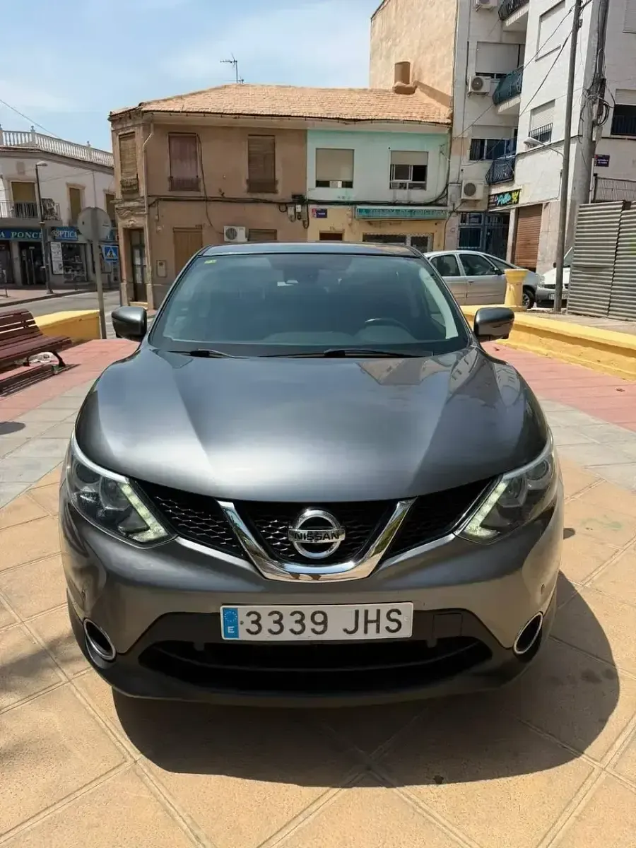 Usado Nissan Qashqai Black Edition 130 CV (95 kW) 2016 Gris SUV