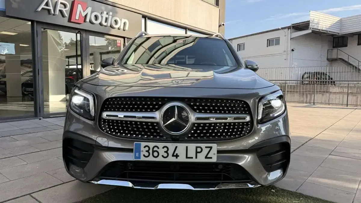 Usado Mercedes GLB200 150 CV (110 kW) 2021 Gris SUV