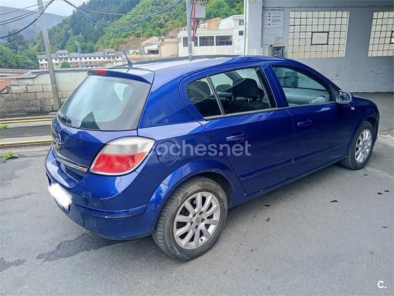Azul Usado 2007 Opel Astra Sport Berlina | 2499 € (Precio justo) - Imagen 1/4
