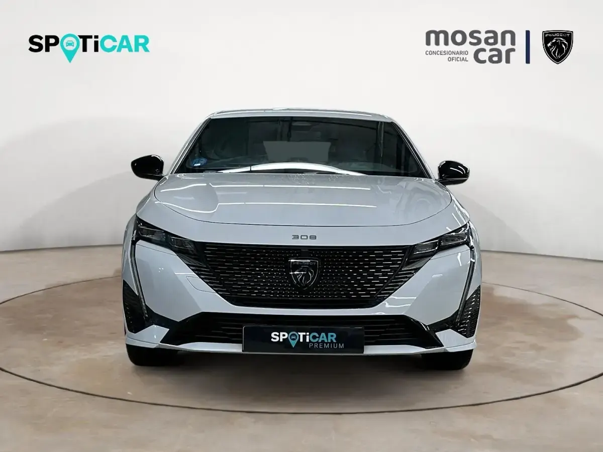 Usado Peugeot e-308 114 kW (156 CV) 2023 Blanco okenite Utilitario