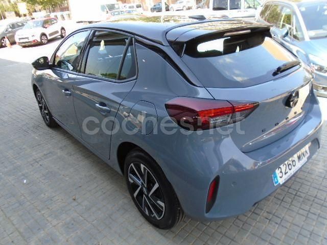 Usado Opel Corsa 100 CV (73 kW) 2024 Gris / plata Berlina