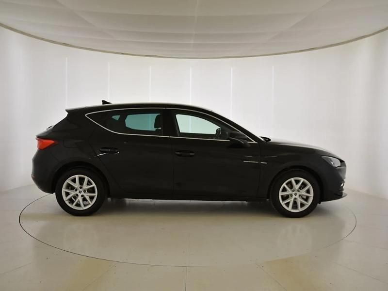 Usado Seat Leon Style 116 CV (85 kW) 2025 Negro