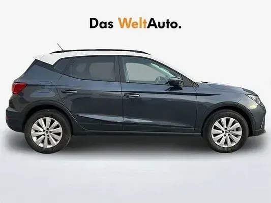 Usado Seat Arona Style 110 CV (80 kW) 2024 Gris / plata SUV
