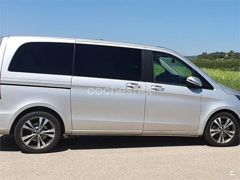 Usado Mercedes V250 190 CV (139 kW) 2018 Gris / plata Monovolumen