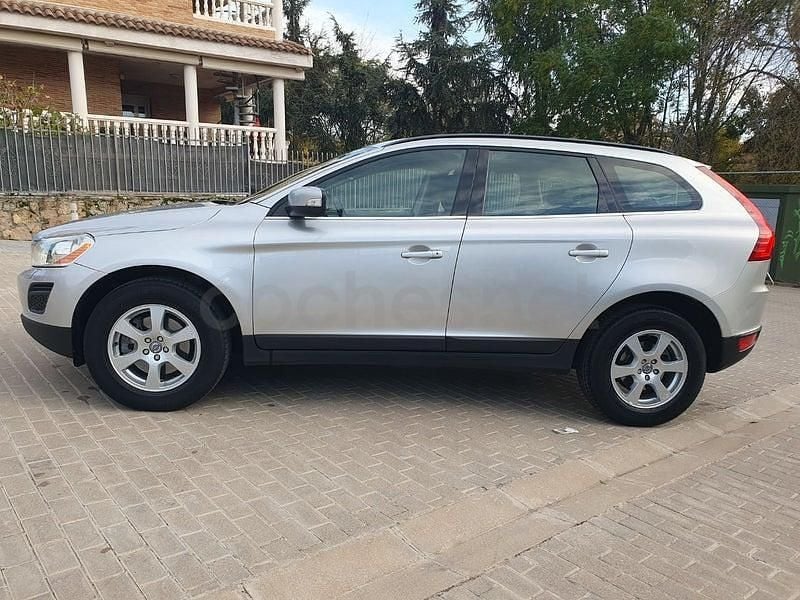 Usado Volvo XC60 Momentum 136 CV (100 kW) 2012 Gris / plata SUV