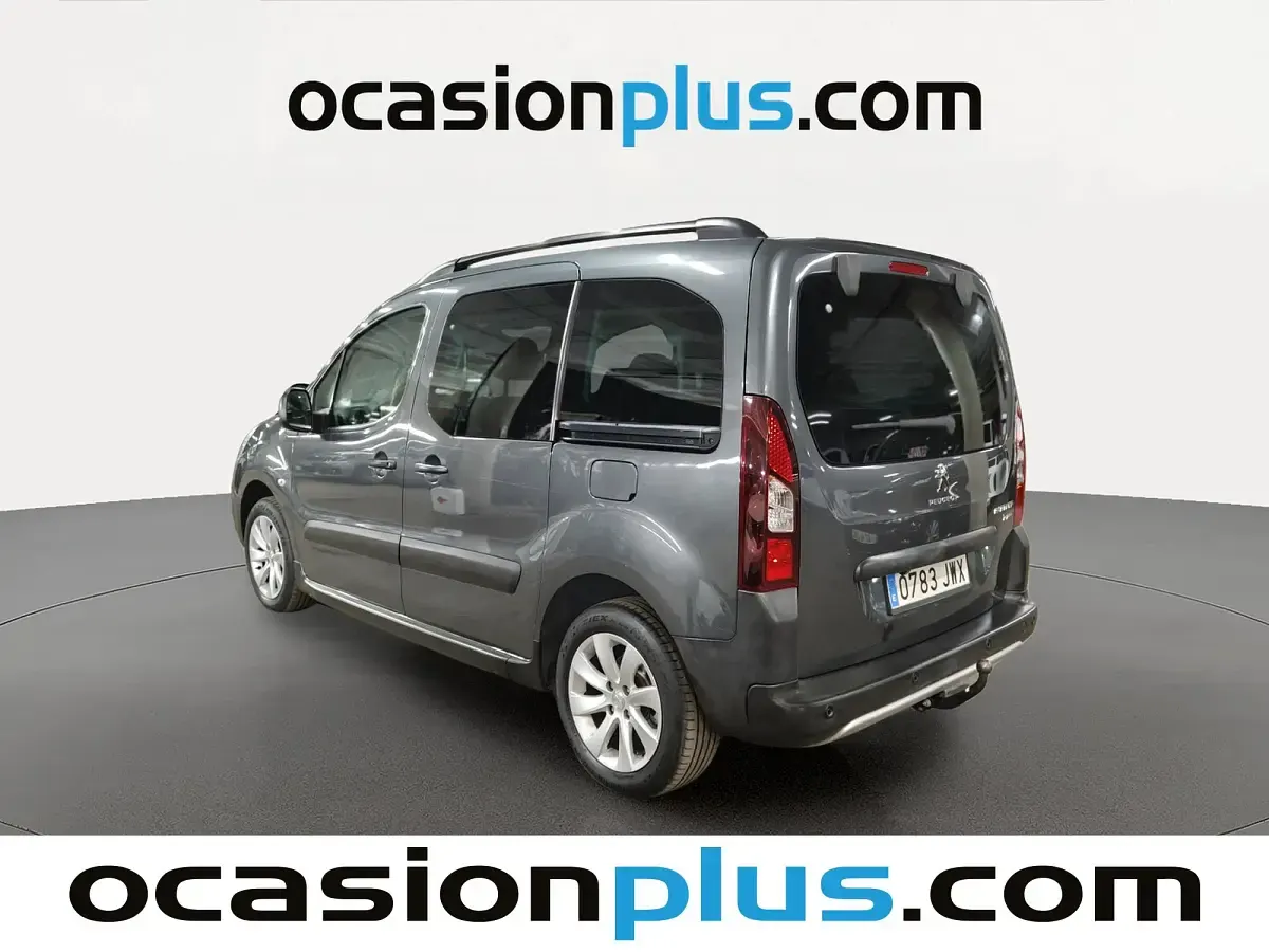 Usado Peugeot Partner Tepee Outdoor 120 CV (88 kW) 2017 Gris Monovolumen