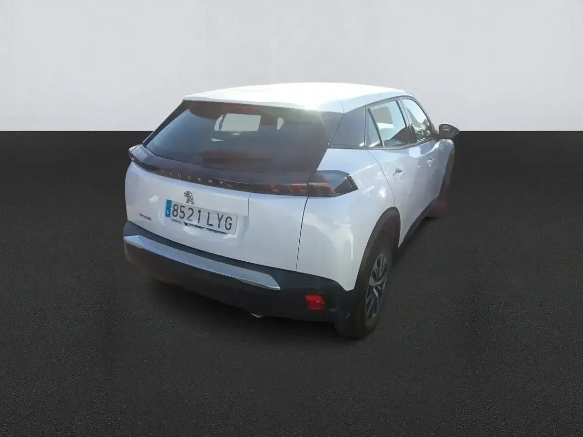 Usado Peugeot 2008 Active 110 CV (80 kW) 2022 Blanco SUV