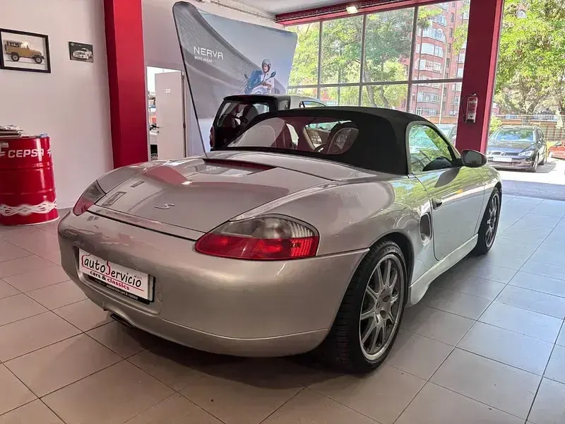 Usado Porsche Boxster S 252 CV (185 kW) 2000 Gris / plata Descapotable