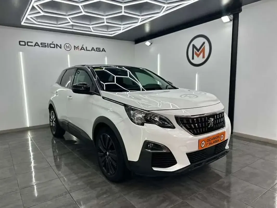 Usado Peugeot 3008 Allure 131 CV (96 kW) 2018 Blanco SUV