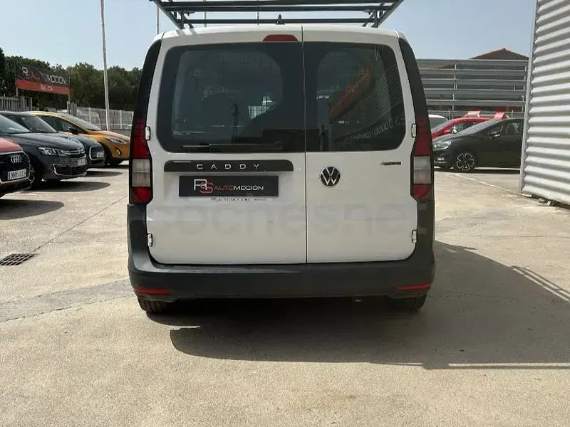 Usado VW Caddy 122 CV (89 kW) 2021 Blanco Monovolumen