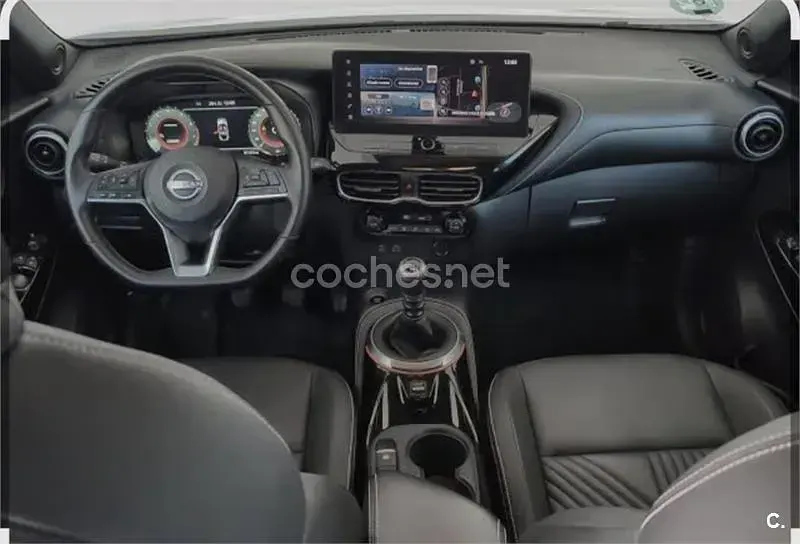 Usado Nissan Juke Tekna 114 CV (83 kW) 2025 Gris / plata SUV