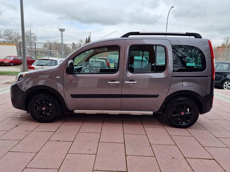 Usado Renault Kangoo 90 CV (66 kW) 2018 Gris Monovolumen