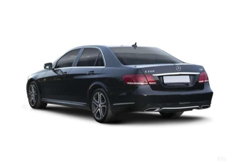 Usado Mercedes E220 Avantgarde 170 CV (125 kW) 2013 Negro Berlina