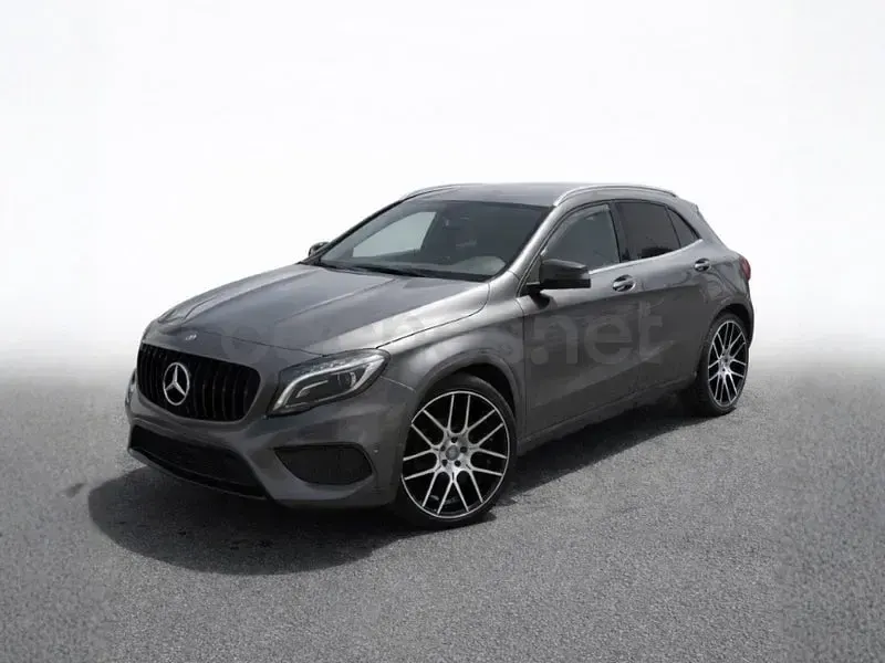 Usado Mercedes GLA220 AMG line 177 CV (130 kW) 2016 Gris / plata SUV