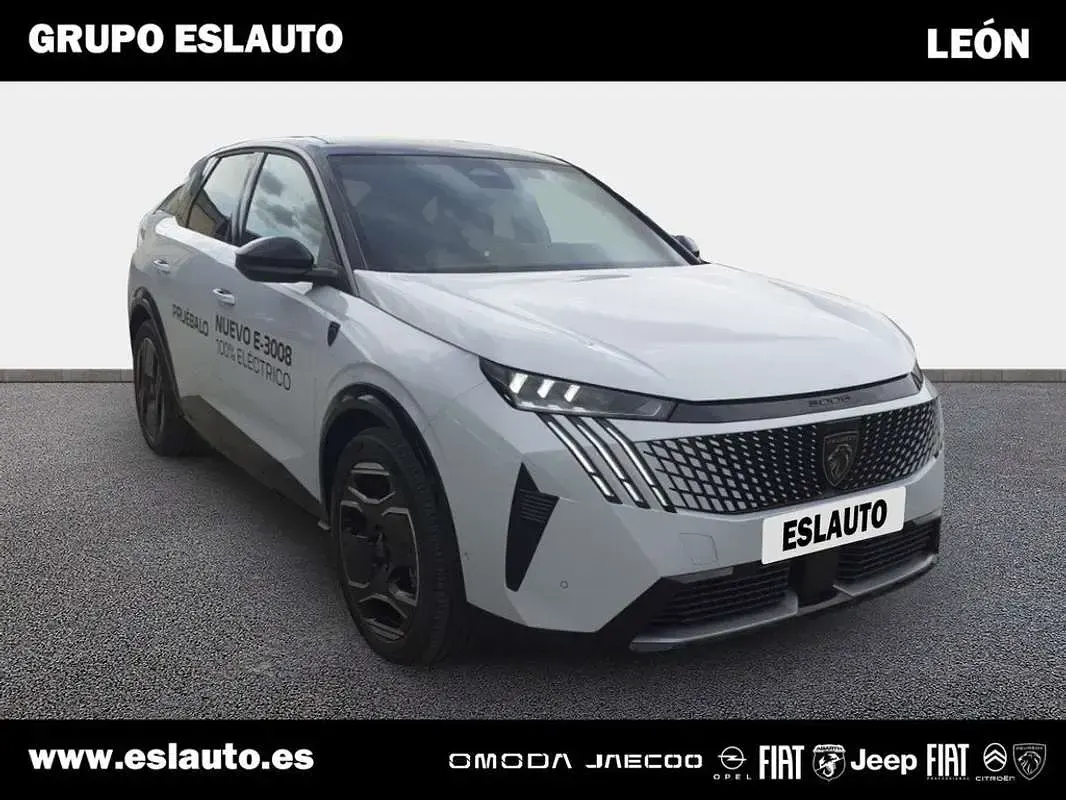 Usado Peugeot e-3008 GT 156 kW (213 CV) 2024 Blanco SUV