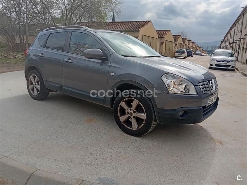 Usado Nissan Qashqai Acenta 106 CV (77 kW) 2010 Gris / plata SUV