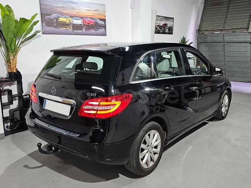 Usado Mercedes B180 109 CV (80 kW) 2013 Negro Monovolumen