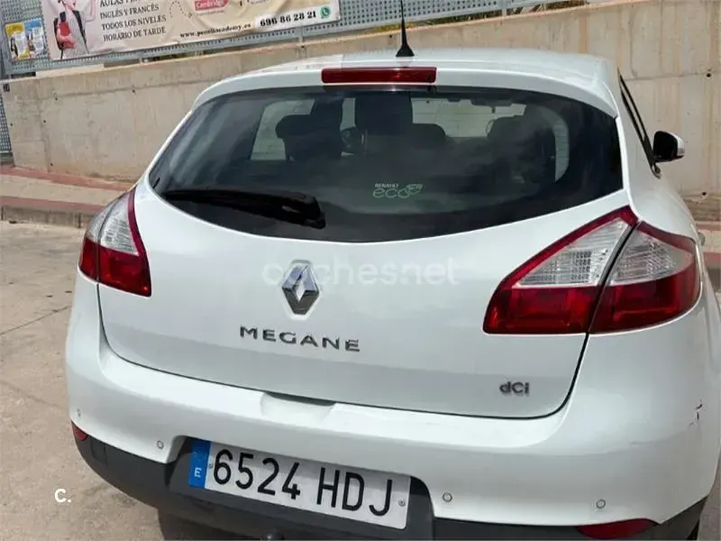 Usado Renault Mégane III Dynamique 110 CV (80 kW) 2011 Blanco Berlina