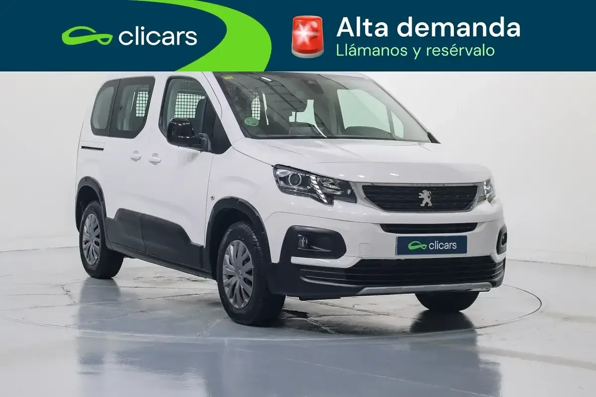 Usado Peugeot Rifter Allure 100 CV (73 kW) 2022 Blanco Monovolumen