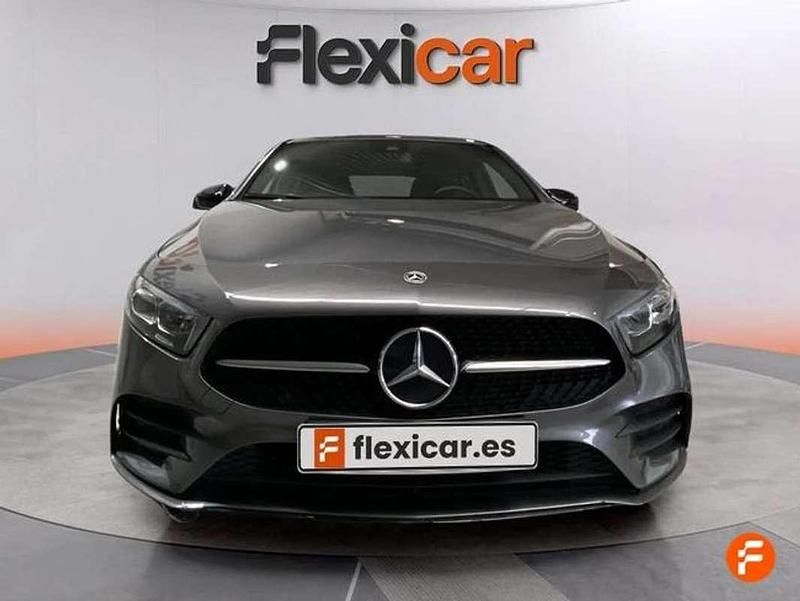 Usado Mercedes A180 116 CV (85 kW) 2021 Gris Utilitario