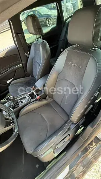 Usado Seat Leon ST 4Drive 300 CV (220 kW) 2020 Gris / plata Familiar