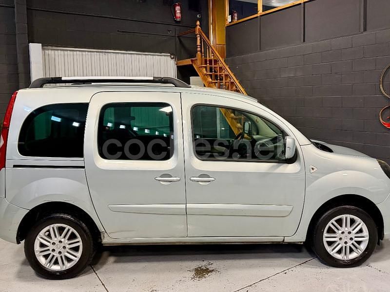 Usado Renault Kangoo Expression 90 CV (66 kW) 2012 Gris / plata Familiar