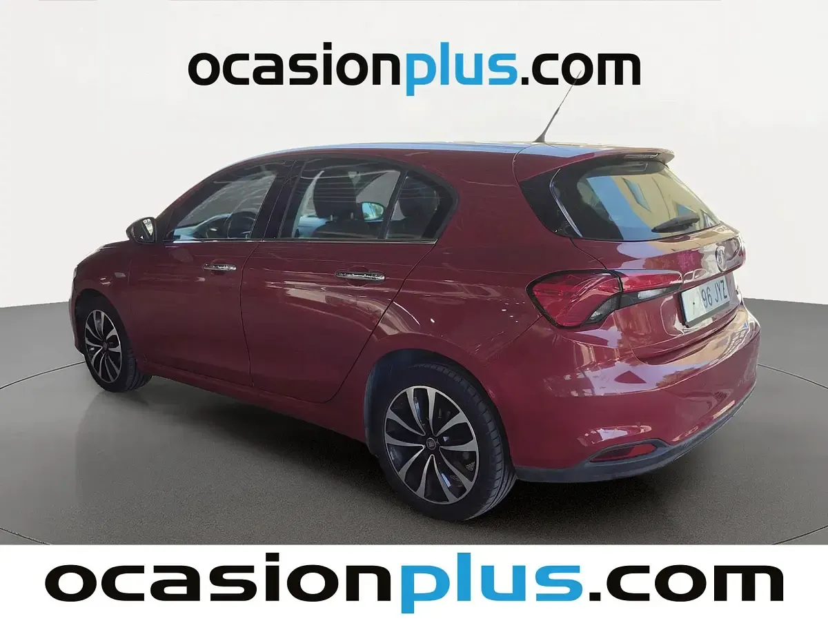 Usado Fiat Tipo Lounge 95 CV (69 kW) 2017 Rojo Utilitario