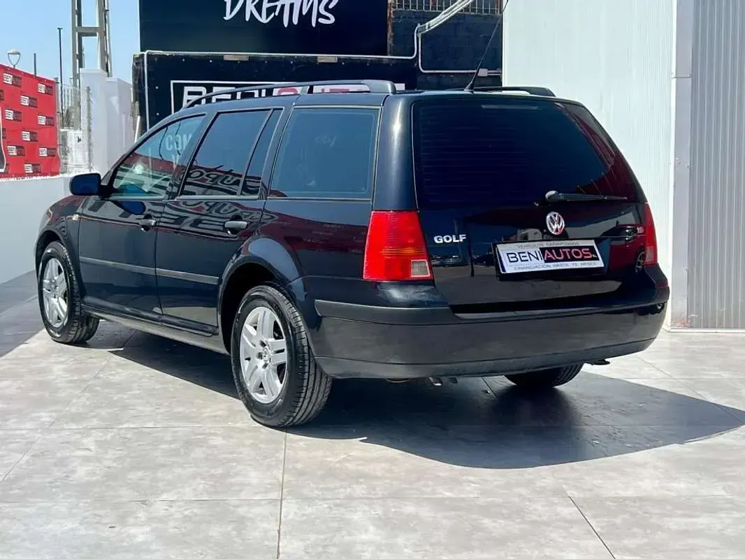 Usado VW Golf IV 102 CV (75 kW) 2003 Negro Familiar
