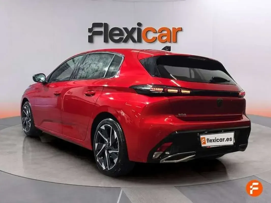 Usado Peugeot 308 Allure 131 CV (96 kW) 2023 Rojo Utilitario