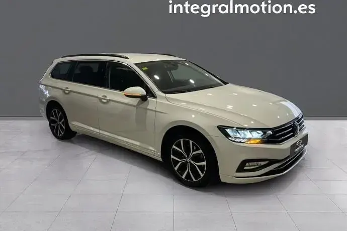 Usado VW Passat Executive 150 CV (110 kW) 2020 Blanco Familiar