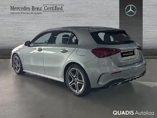 Usado Mercedes A180 136 CV (100 kW) 2026 Plata hightech
