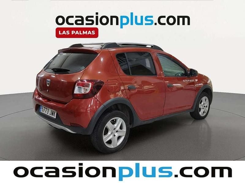 Usado Dacia Sandero Stepway 90 CV (66 kW) 2016 Rojo Utilitario