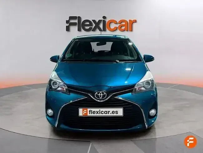 Usado Toyota Yaris Active 99 CV (72 kW) 2016 Azul Berlina
