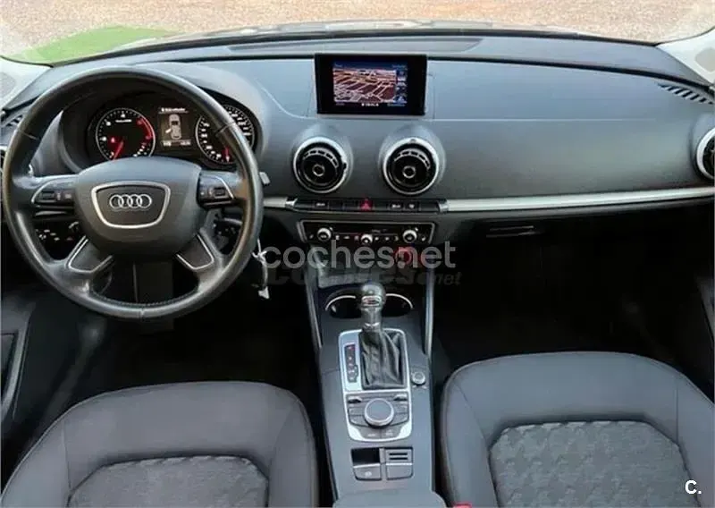 Usado Audi A3 110 CV (80 kW) 2016 Gris / plata Berlina