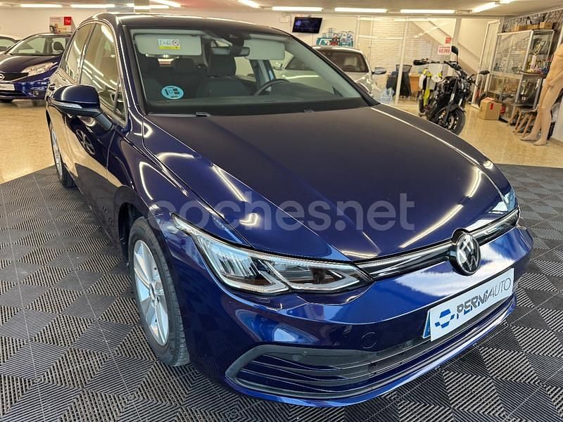 Usado VW Golf VIII Life 115 CV (84 kW) 2021 Azul Berlina