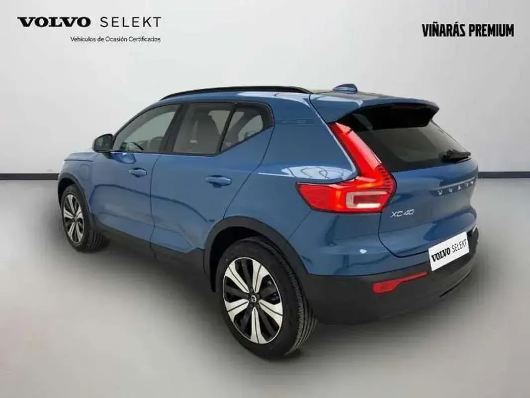 Usado Volvo XC40 Plus 211 CV (155 kW) 2023 Azul SUV