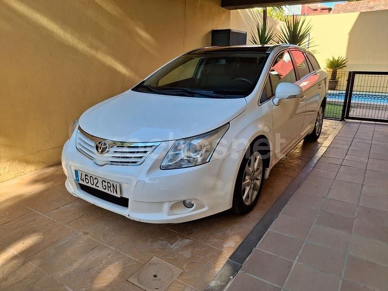 Blanco Usado 2009 Toyota Avensis Executive Familiar | 5500 € (Precio justo) - Imagen 1/4