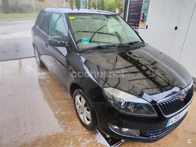 Negro Usado 2015 Skoda Fabia Berlina | 6200 € (Precio justo) - Imagen 1/4