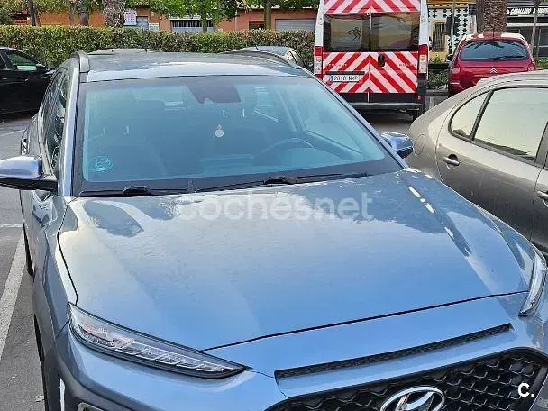 Usado Hyundai Kona 120 CV (88 kW) 2017 Gris / plata SUV