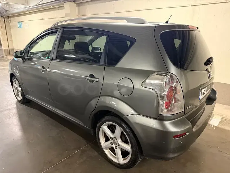 Usado Toyota Corolla Verso Sport 177 CV (130 kW) 2008 Gris / plata Monovolumen