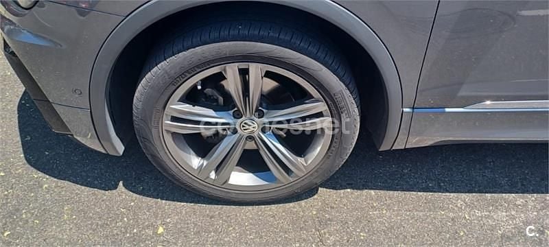 Gris / plata Usado 2019 VW Tiguan Allspace Advance SUV | 24.500 € (Precio justo) - Imagen 1/4