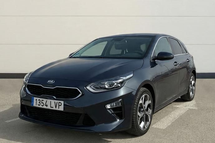 Usado Kia Ceed 136 CV (100 kW) 2021 Negro Utilitario